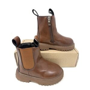 Little Boys Tan/Brown Flat Heel Chelsea Boots Size 6.5 M